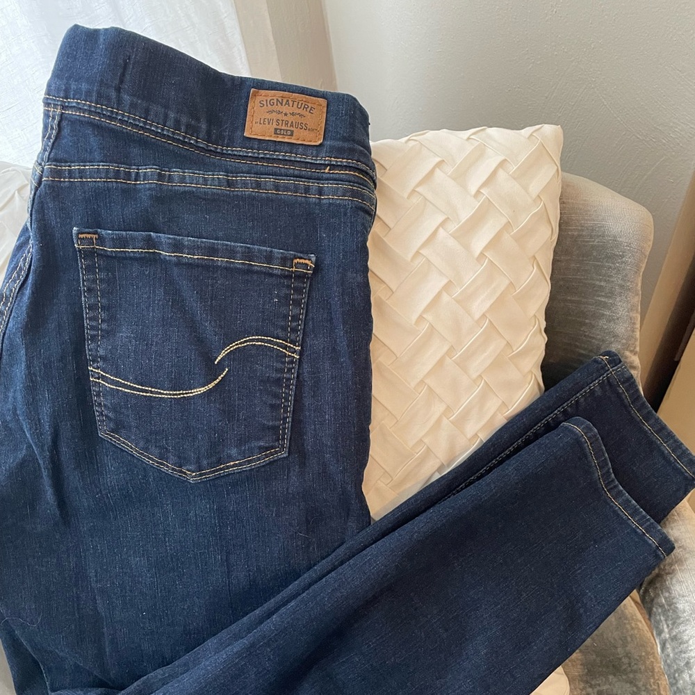 EUC Levi’s pull-on jeans